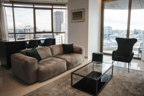 Χώρος καθιστικού στο 360 Luxury One Bedroom Suite