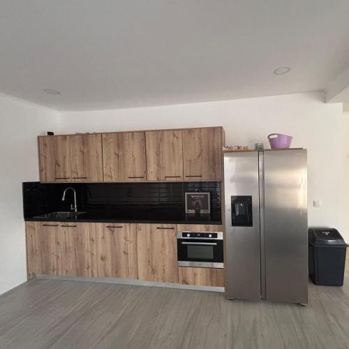 Kuchyň nebo kuchyňský kout v ubytování Luxe Huis Met Privzwembad Villapark Fontein