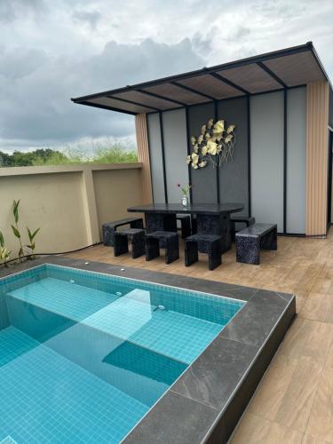 Kolam renang di atau dekat dengan Mimi Pool Villa Chiangmai