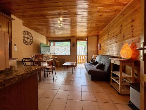 Charmant T2 avec balcon, parking et coin montagne à La Salle-les-Alpes - FR-1-330F-209
