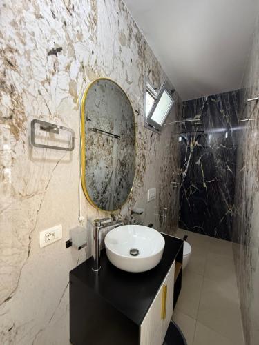 Afbeelding uit fotogalerij van Jofri Rooms in Himare