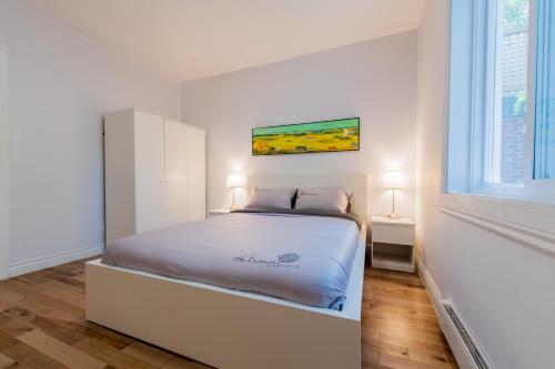 Katil atau katil-katil dalam bilik di Newly Renovated 3BR 2BA Spacious and Modern