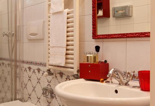 Pensione Accademia - Villa Maravege tesisinde bir banyo