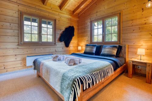 Peaceful Mountain Chalet for 4, with Garden, Games & BBQ