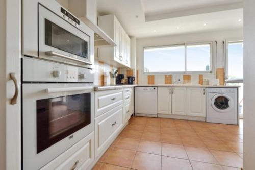 Apartment Near Beach With Sea View 2 Terraces!