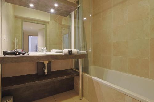 Le Suquet by Winsome Destination