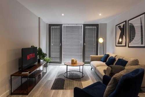 Chic 2 Bed Flat in Central Birmingham photo 9