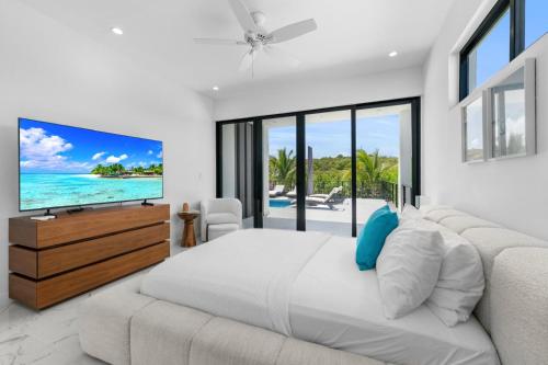 Кровать или кровати в номере Private Villa Stay with Pool BBQ and Beach Nearby