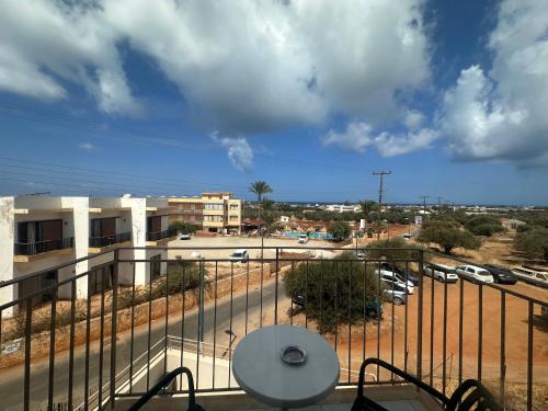 Μπαλκόνι ή βεράντα στο Creta Verano Hotel