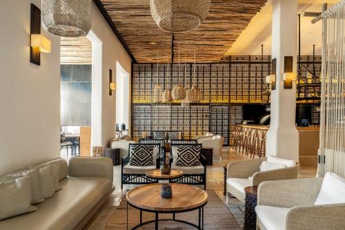Un lugar para sentarse en Kedma by Isrotel Collection