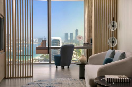 Гостиная зона в Ciel Dubai Marina, Vignette Collection by IHG