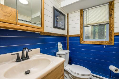 a bathroom with a sink and a toilet at Lake Harmony Getaway in Lake Harmony