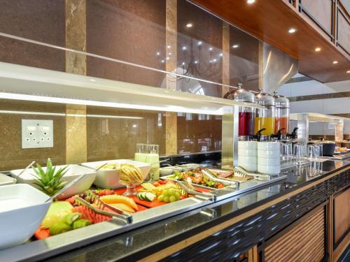 Makanan di atau berdekatan hotel