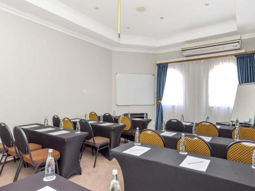 Kawasan bisnes dan/atau bilik persidangan di Mercure Johannesburg Randburg
