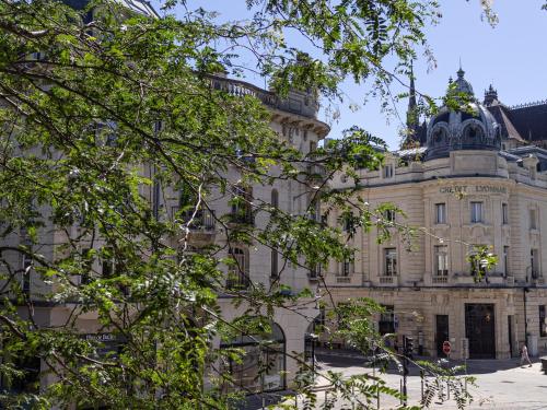 Appartement au pied de la Cathédrale avec Parking - Reims Centre