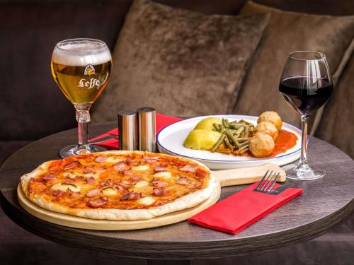 Comida en o cerca de este hotel