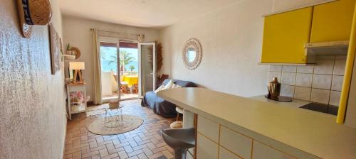 Charming beachfront studio in Fréjus Plage