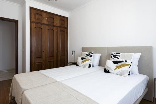 Mango 2 - Faro City Center by HD