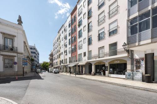Mango 2 - Faro City Center by HD