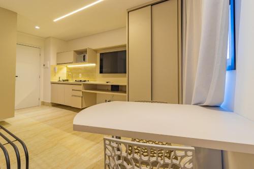 Tolive Riverside HOUSI by Carpediemにあるキッチンまたは簡易キッチン
