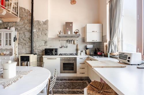 Кухня или мини-кухня в Casa magnifica Valle Camonica
