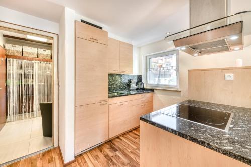 Kuchyň nebo kuchyňský kout v ubytování Bergparadies Natur PUR Kaution 50 Eur ENTHALTEN IN BUCHUNGSBETRAG direkte Buchung möglich keine Freigabe erforderlich Raumüberlassung siehe Informationen Kaution wird nach Auszug zurücküberwiesen