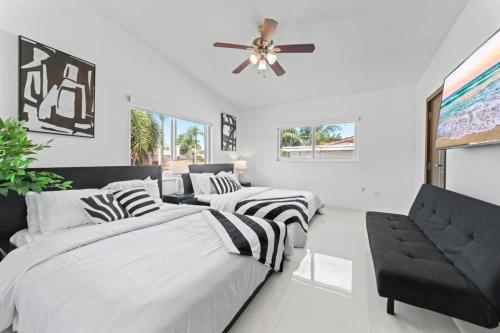 Ένα ή περισσότερα κρεβάτια σε δωμάτιο στο Casa Joia - Pool - 15min Beach - 5 min to shul