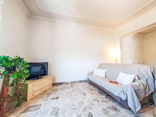 TV a/nebo společenská místnost v ubytování Apartment Camalù by Interhome