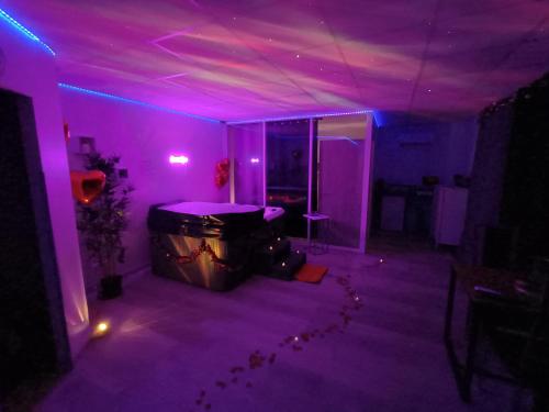 Fotografie z fotogalerie ubytování CocoonSpa Love Room Jacuzzi Privatif v destinaci Toulouse