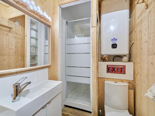 Koupelna v ubytování Apartment Le Nid de Juno Beach by Interhome