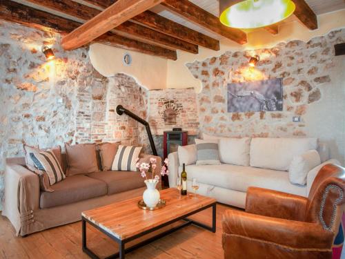 Posezení v ubytování Apartment Capo Malvazija by Interhome