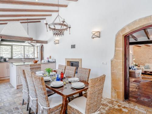 Holiday Home Flor de la Neu by Interhome