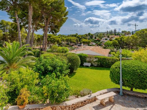 Holiday Home Flor de la Neu by Interhome