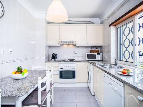 Apartment Mediterrâneo by Interhome