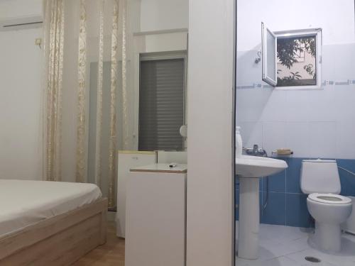 Ένα μπάνιο στο Mino's House