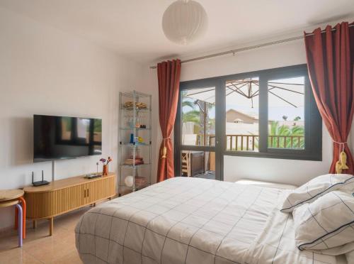 Sunny & Vibrant Corralejo Home