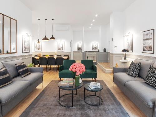 LivinParis - Luxury AC 4 Bedrooms Arc de Triomphe I