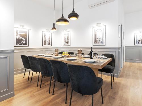 LivinParis - Luxury AC 4 Bedrooms Arc de Triomphe I