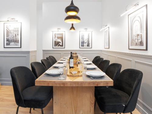 LivinParis - Luxury AC 4 Bedrooms Arc de Triomphe I