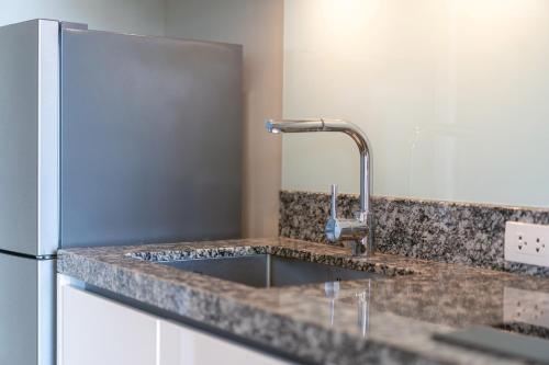 Dapur atau dapur kecil di Diamond Condo Resort 1 Bedroom Bangtao