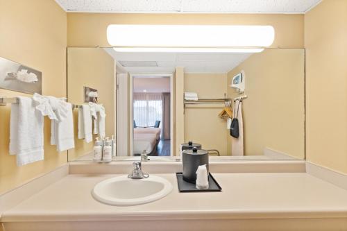Ένα μπάνιο στο Vagabond Inn Executive SFO