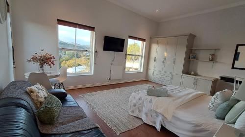 Μια τηλεόραση ή/και κέντρο ψυχαγωγίας στο Maesa Apartment