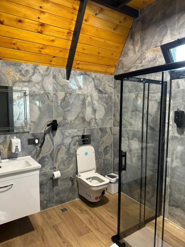 Ένα μπάνιο στο Finymoco