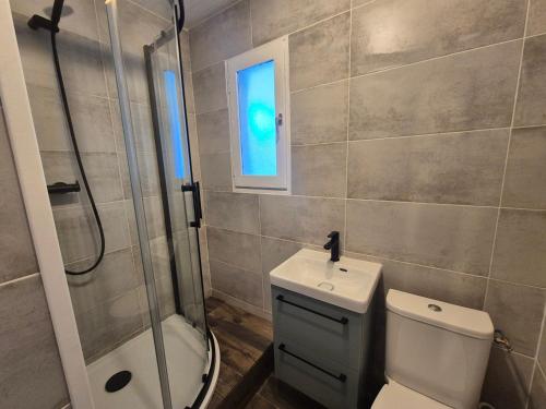 Studio lumineux proche pistes & commerces, balcon