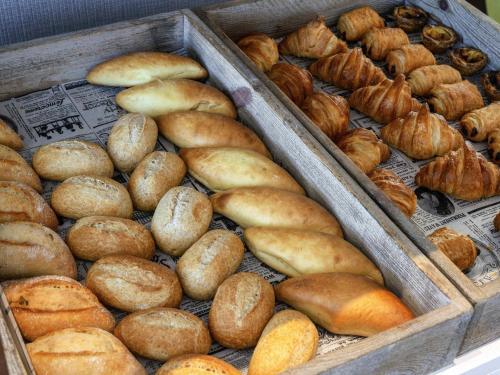 Makanan di atau berdekatan hotel