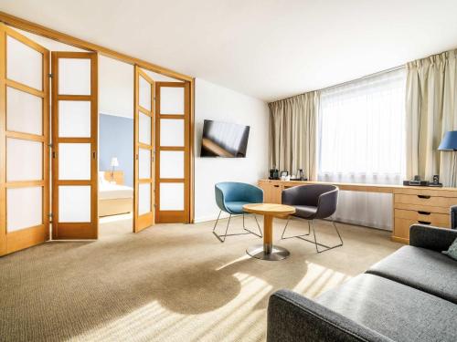 Televisyen dan/atau pusat hiburan di Novotel Kraków Centrum