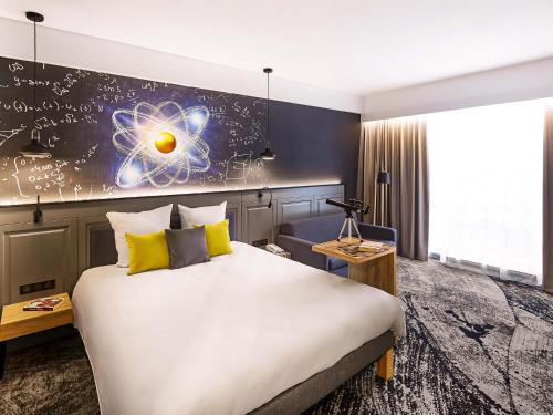 Postel nebo postele na pokoji v ubytování Mercure Wrocław Centrum
