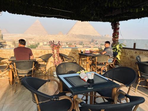 Nespecifikovaný výhled na hory nebo výhled na hory při pohledu z hotelu