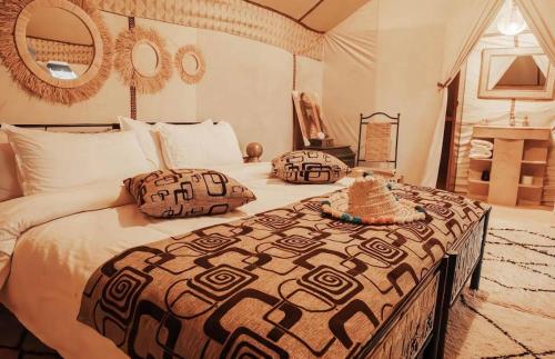 Berber Luxury Campにあるベッド