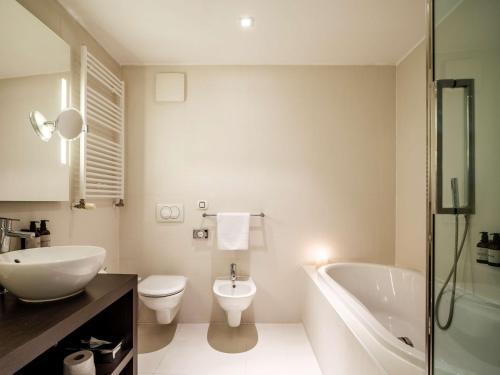Bilik mandi di NH Collection Budapest City Center
